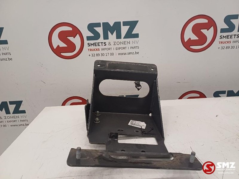 Volvo Occ spatbordsteun vooras rechtsachter Volvo - Carrosserie en exterieur voor Vrachtwagen: afbeelding 1 Volvo Occ spatbordsteun vooras rechtsachter Volvo - Carrosserie en exterieur voor Vrachtwagen: afbeelding 1