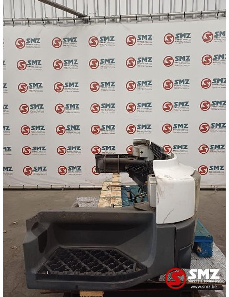 Volvo Occ voorbumper Volvo - Bumper voor Vrachtwagen: afbeelding 4 Volvo Occ voorbumper Volvo - Bumper voor Vrachtwagen: afbeelding 4