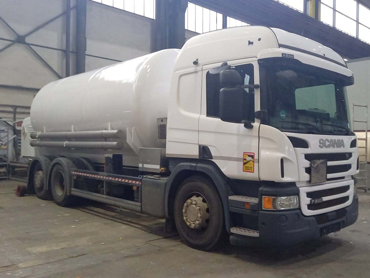 SCANIA Gas tank truck Orca cryogenic used for nitrogen and argon - Tankwagen: afbeelding 1 SCANIA Gas tank truck Orca cryogenic used for nitrogen and argon - Tankwagen: afbeelding 1