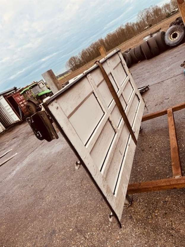 Krone Achterdeur links  - Carrosserie en exterieur voor Vrachtwagen: afbeelding 2 Krone Achterdeur links  - Carrosserie en exterieur voor Vrachtwagen: afbeelding 2