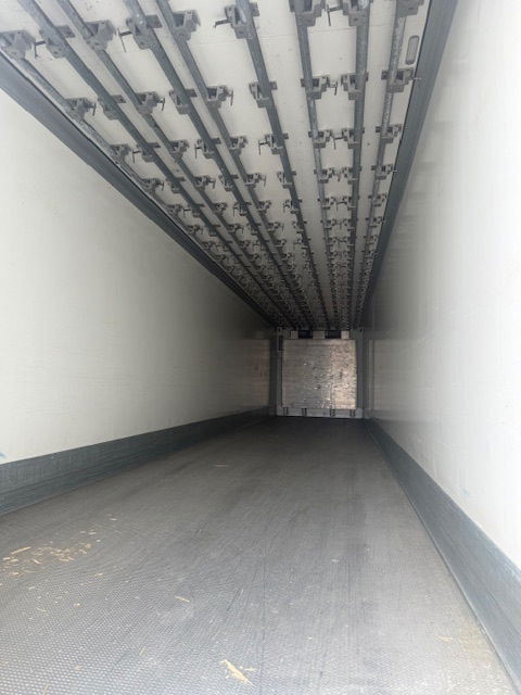 Schmitz Cargobull Vleeshanger Schade - Koelwagen oplegger: afbeelding 3 Schmitz Cargobull Vleeshanger Schade - Koelwagen oplegger: afbeelding 3