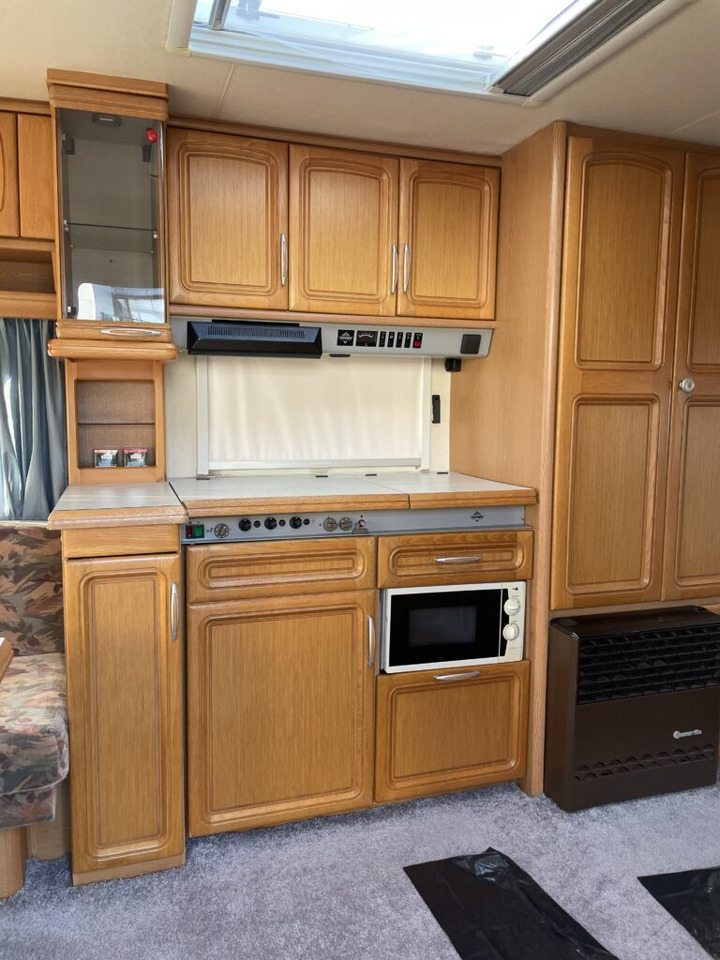 Caravan Hobby 560 UL Prestige 1998: afbeelding 12 Caravan Hobby 560 UL Prestige 1998: afbeelding 12