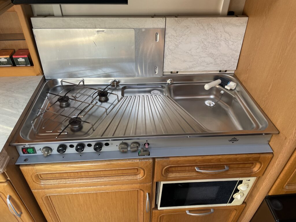 Caravan Hobby 560 UL Prestige 1998: afbeelding 7 Caravan Hobby 560 UL Prestige 1998: afbeelding 7