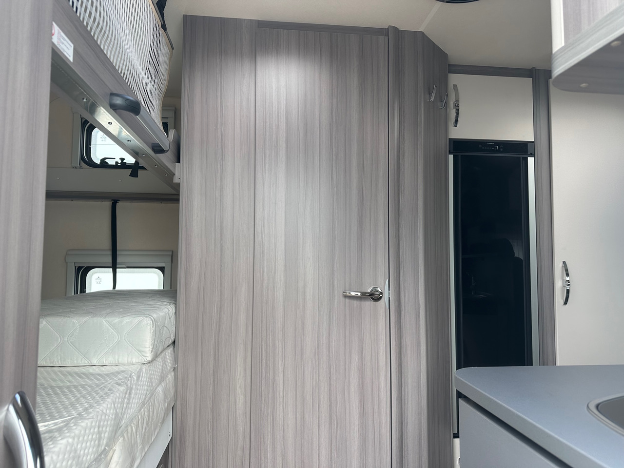 Hobby Optima T65 HKM Ontour 2024 - Half integraal camper: afbeelding 5 Hobby Optima T65 HKM Ontour 2024 - Half integraal camper: afbeelding 5