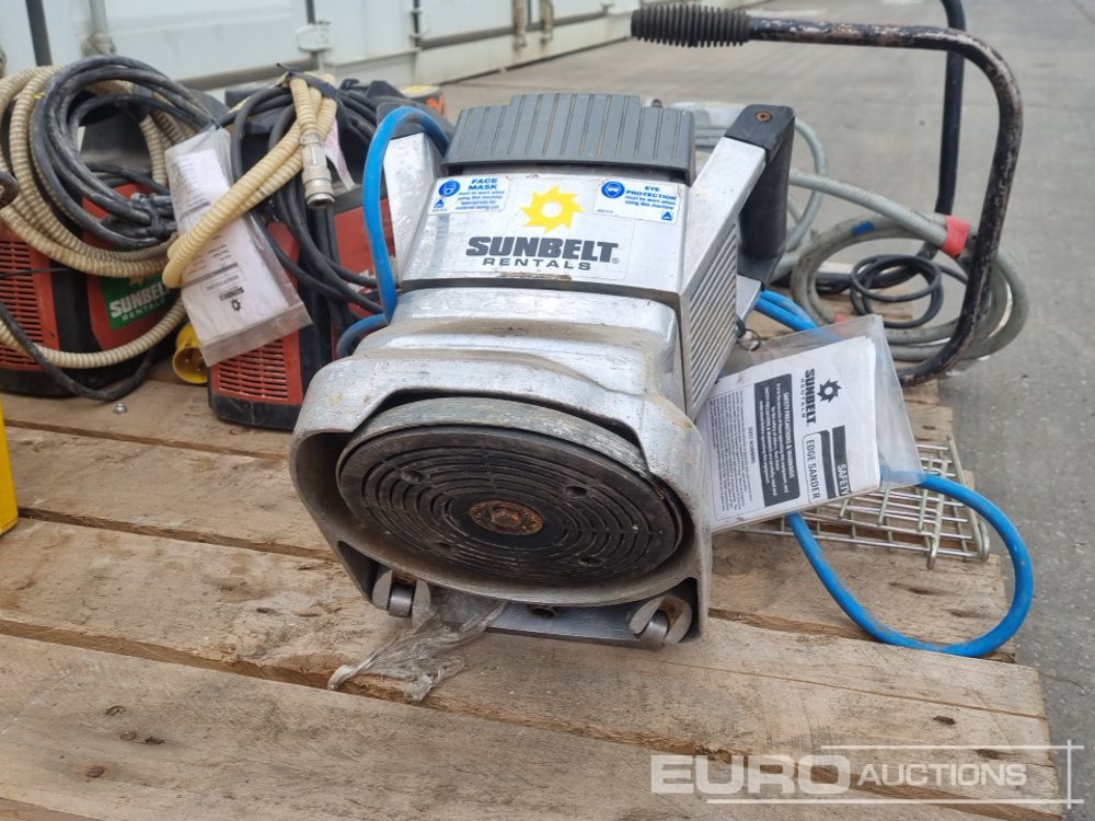 Bouwmaterieel 110Volt Transformer, 110Volt Vacuum Pump (4 of), 110Volt Hand Held Floor Sander, Cable Avoidance Tool Signal Detector: afbeelding 28