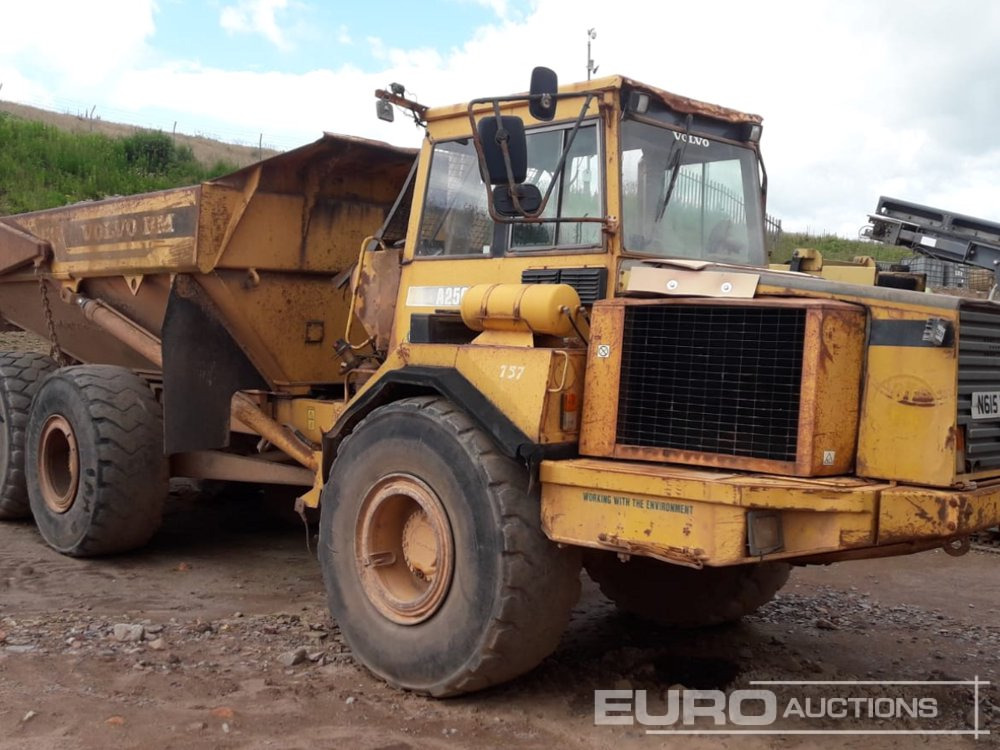 1995 Volvo A25C - Kiepwagen met knikbesturing: afbeelding 4 1995 Volvo A25C - Kiepwagen met knikbesturing: afbeelding 4
