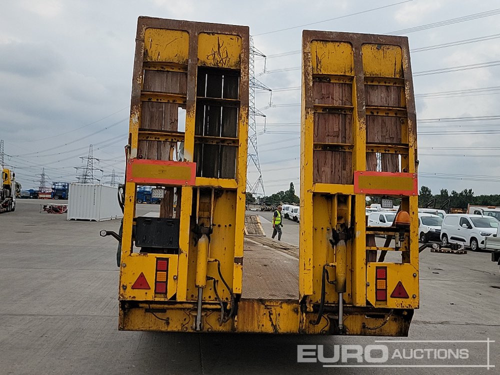 1998 King trailers Tri Axle Step Frame Low Loader Trailer, Neck Ramps, Out Riggers, Hydraulic Ramps - Dieplader oplegger: afbeelding 4 1998 King trailers Tri Axle Step Frame Low Loader Trailer, Neck Ramps, Out Riggers, Hydraulic Ramps - Dieplader oplegger: afbeelding 4