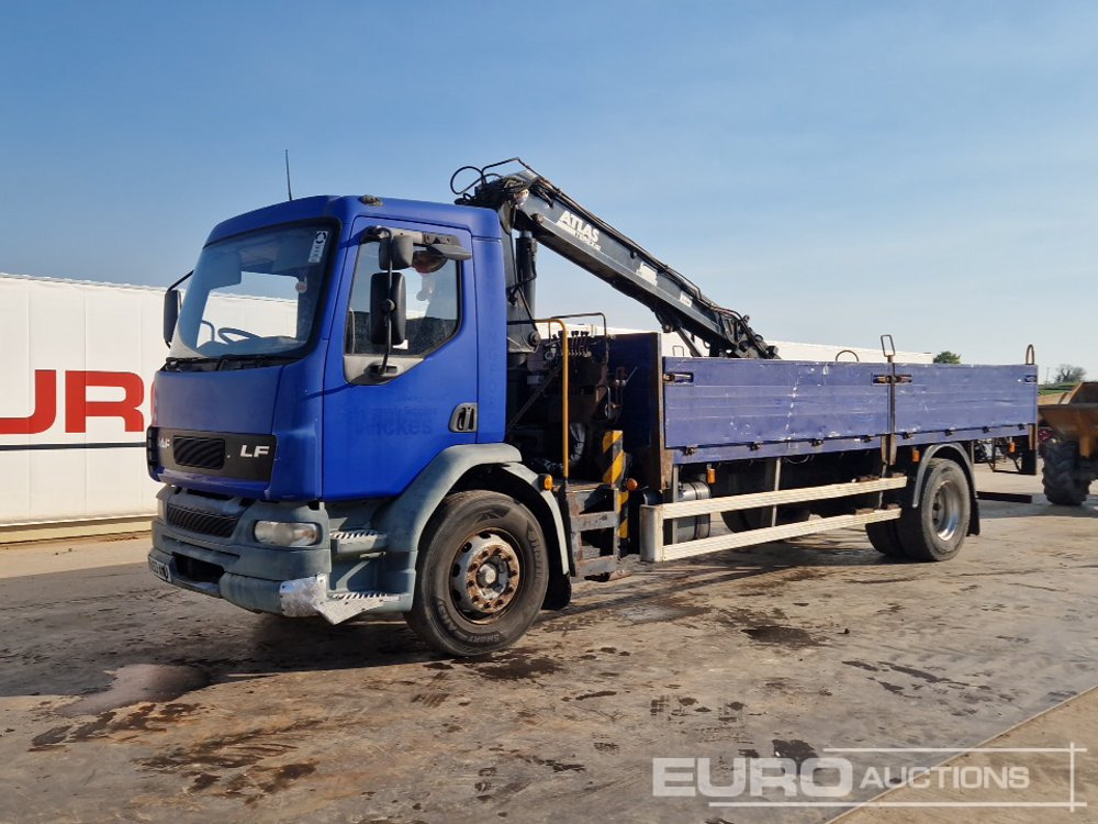 2004 DAF LF55 220 - Vrachtwagen met open laadbak: afbeelding 1 2004 DAF LF55 220 - Vrachtwagen met open laadbak: afbeelding 1