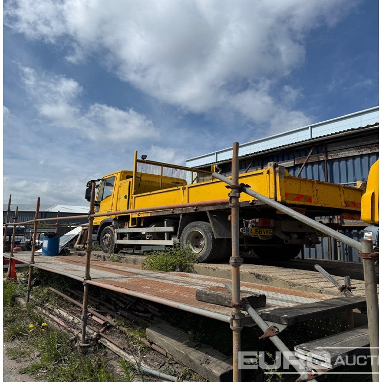 2008 Iveco 100E18 - Vrachtwagen met open laadbak: afbeelding 1 2008 Iveco 100E18 - Vrachtwagen met open laadbak: afbeelding 1
