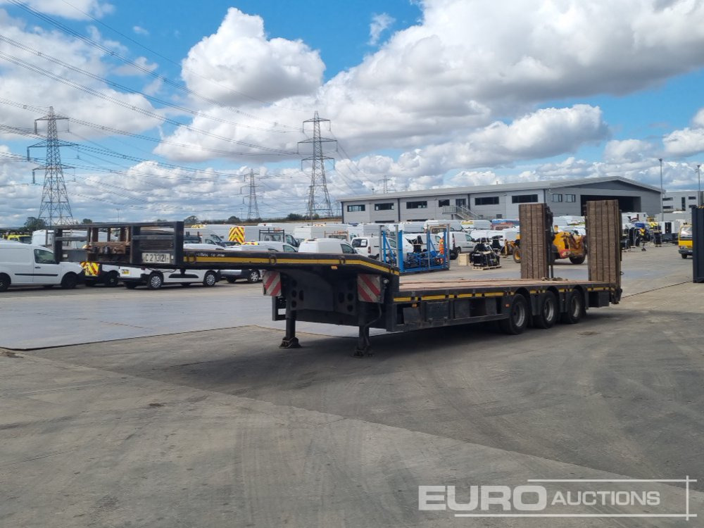 2008 Kassbohrer Tri Axle Step Frame Low Loader Trailer, Outriggers, Hydraulic Flip Toe Ramps. - Dieplader oplegger: afbeelding 1 2008 Kassbohrer Tri Axle Step Frame Low Loader Trailer, Outriggers, Hydraulic Flip Toe Ramps. - Dieplader oplegger: afbeelding 1
