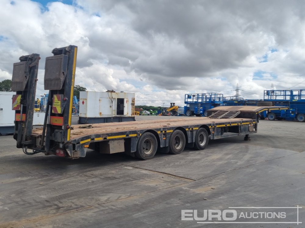2008 Kassbohrer Tri Axle Step Frame Low Loader Trailer, Outriggers, Hydraulic Flip Toe Ramps. - Dieplader oplegger: afbeelding 5 2008 Kassbohrer Tri Axle Step Frame Low Loader Trailer, Outriggers, Hydraulic Flip Toe Ramps. - Dieplader oplegger: afbeelding 5
