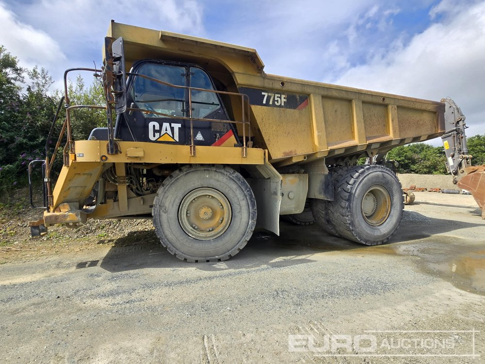 2011 CAT 775F - Zelfrijdende kiepwagen: afbeelding 2 2011 CAT 775F - Zelfrijdende kiepwagen: afbeelding 2