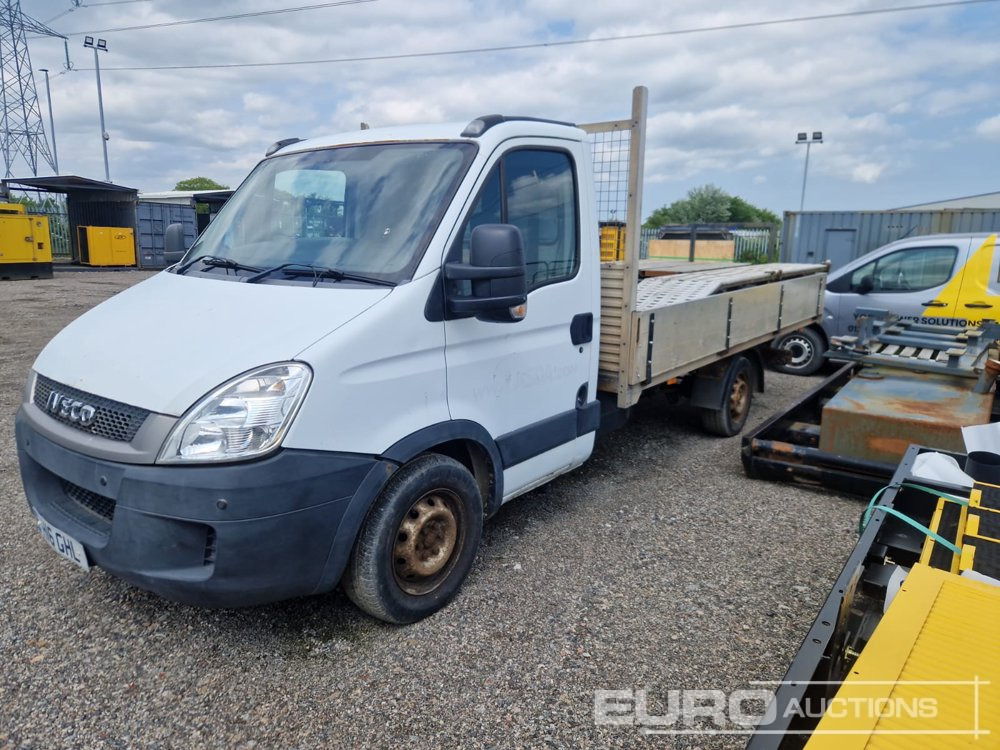 2011 Iveco 35S11 - Vrachtwagen met open laadbak: afbeelding 1 2011 Iveco 35S11 - Vrachtwagen met open laadbak: afbeelding 1