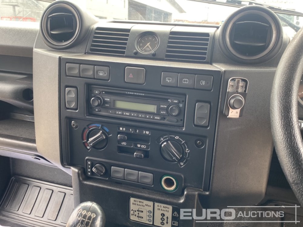 SUV 2011 Land Rover Defender 90: afbeelding 17