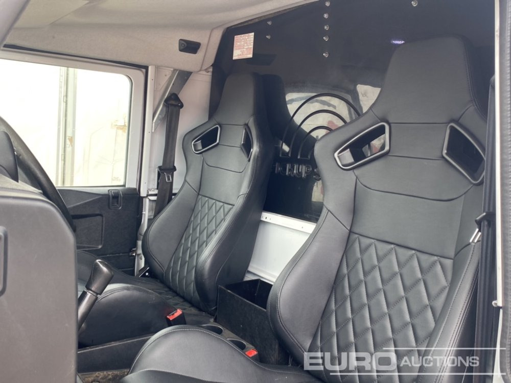 SUV 2011 Land Rover Defender 90: afbeelding 13
