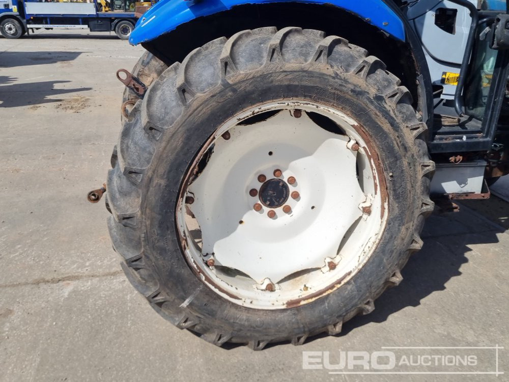Tractor 2012 New Holland 2WD Tractor, Spool Valve (No Drive): afbeelding 12