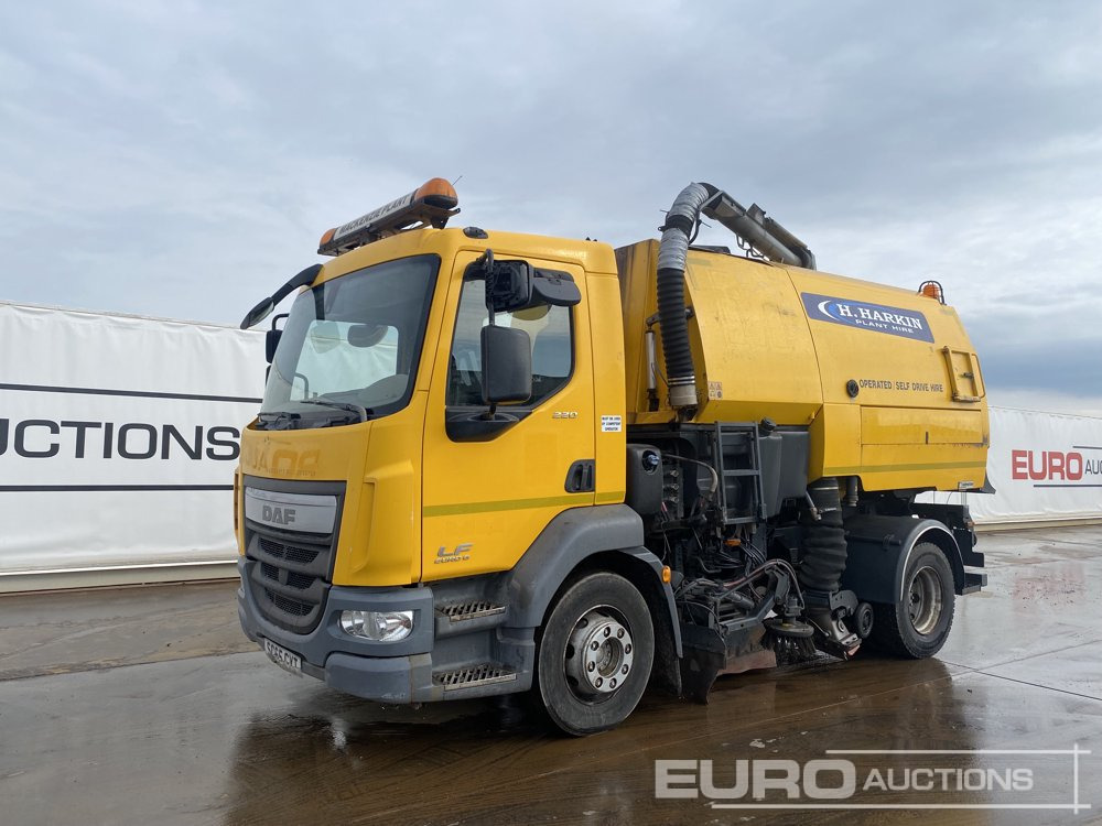 2015 DAF LF 220 - Veegwagen: afbeelding 1 2015 DAF LF 220 - Veegwagen: afbeelding 1