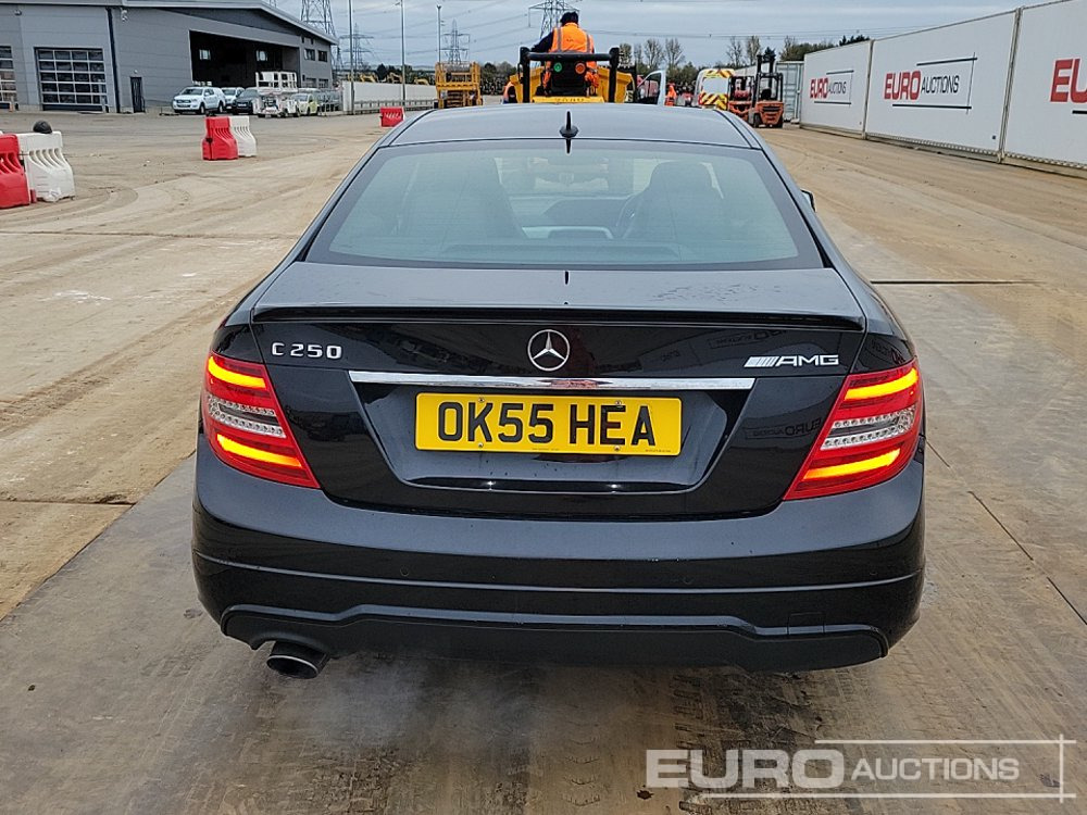 2015 Mercedes C250 AMG - Personenwagen: afbeelding 4 2015 Mercedes C250 AMG - Personenwagen: afbeelding 4