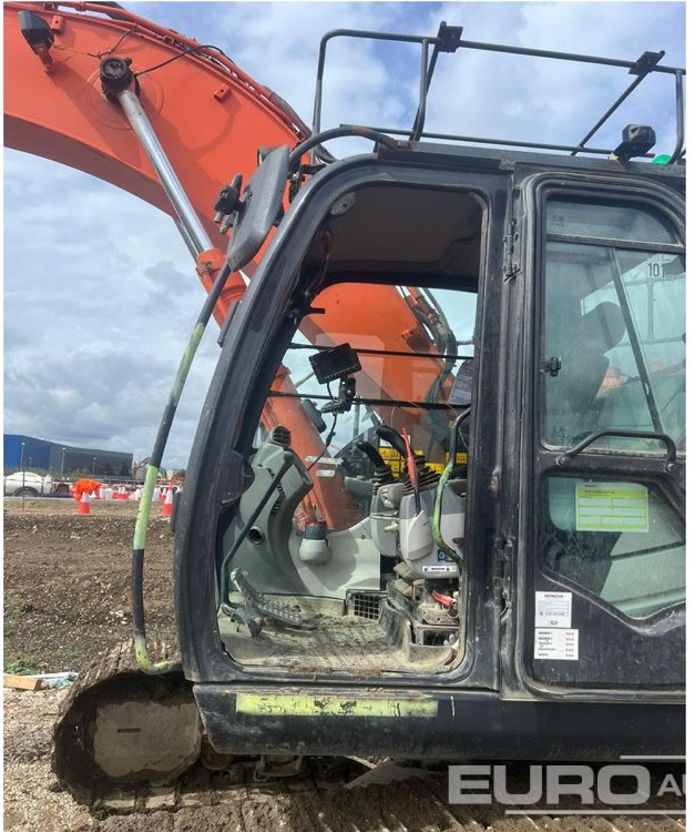 2017 Hitachi ZX225USLC-6 - Rupsgraafmachine: afbeelding 5 2017 Hitachi ZX225USLC-6 - Rupsgraafmachine: afbeelding 5
