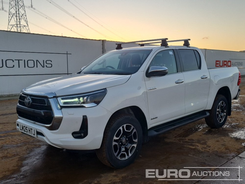 2025 Toyota Hilux Invincible - Pick-up: afbeelding 1 2025 Toyota Hilux Invincible - Pick-up: afbeelding 1