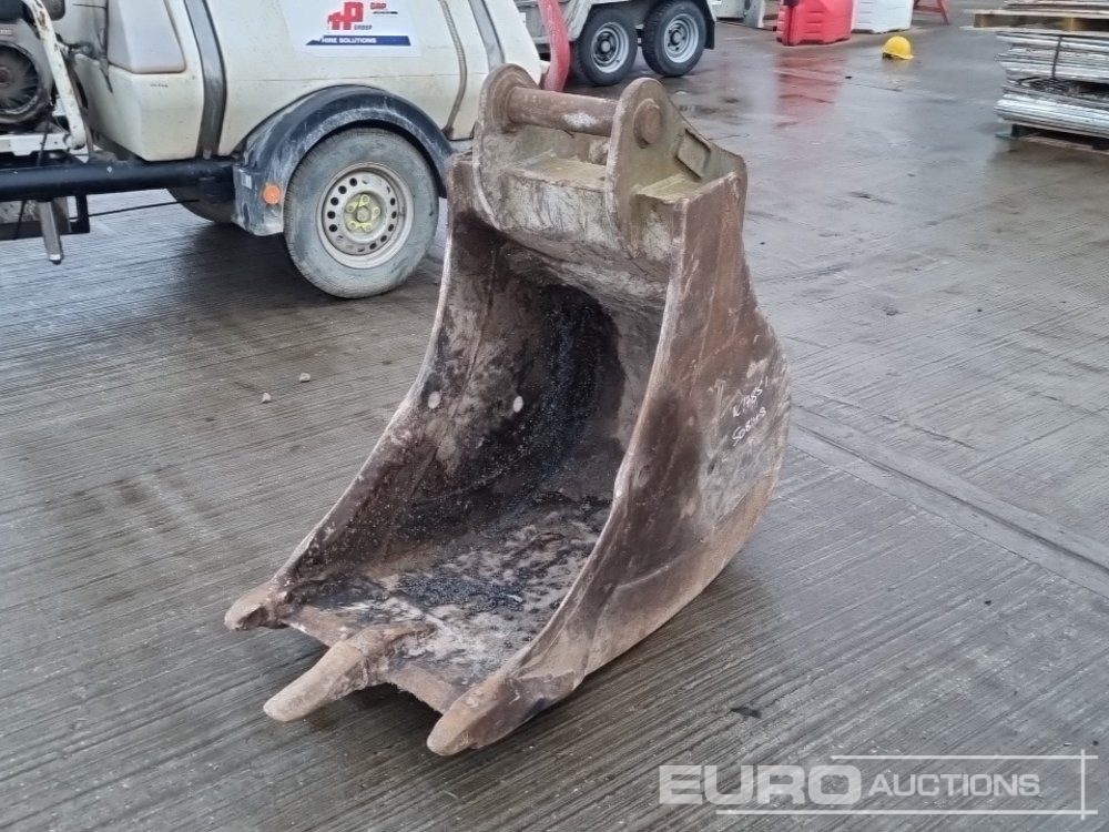 24" Digging Bucket 65mm Pin to suit 13 Ton Excavator - Bak: afbeelding 1 24" Digging Bucket 65mm Pin to suit 13 Ton Excavator - Bak: afbeelding 1