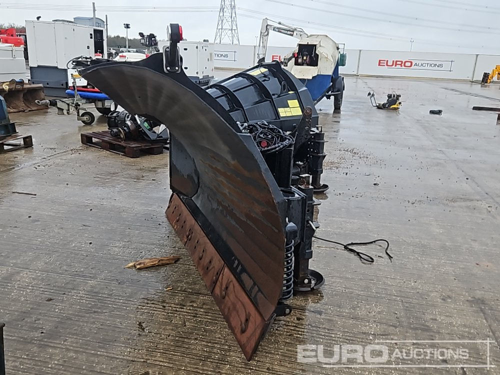Pronar Hydraulic Folding Snow Plough to suit 3 Point Linkage - Aanbouwdeel voor Graafmachine: afbeelding 2 Pronar Hydraulic Folding Snow Plough to suit 3 Point Linkage - Aanbouwdeel voor Graafmachine: afbeelding 2