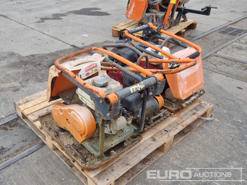 Belle Petrol Compaction Plate (3 of) - Asfaltmachine: afbeelding 3 Belle Petrol Compaction Plate (3 of) - Asfaltmachine: afbeelding 3