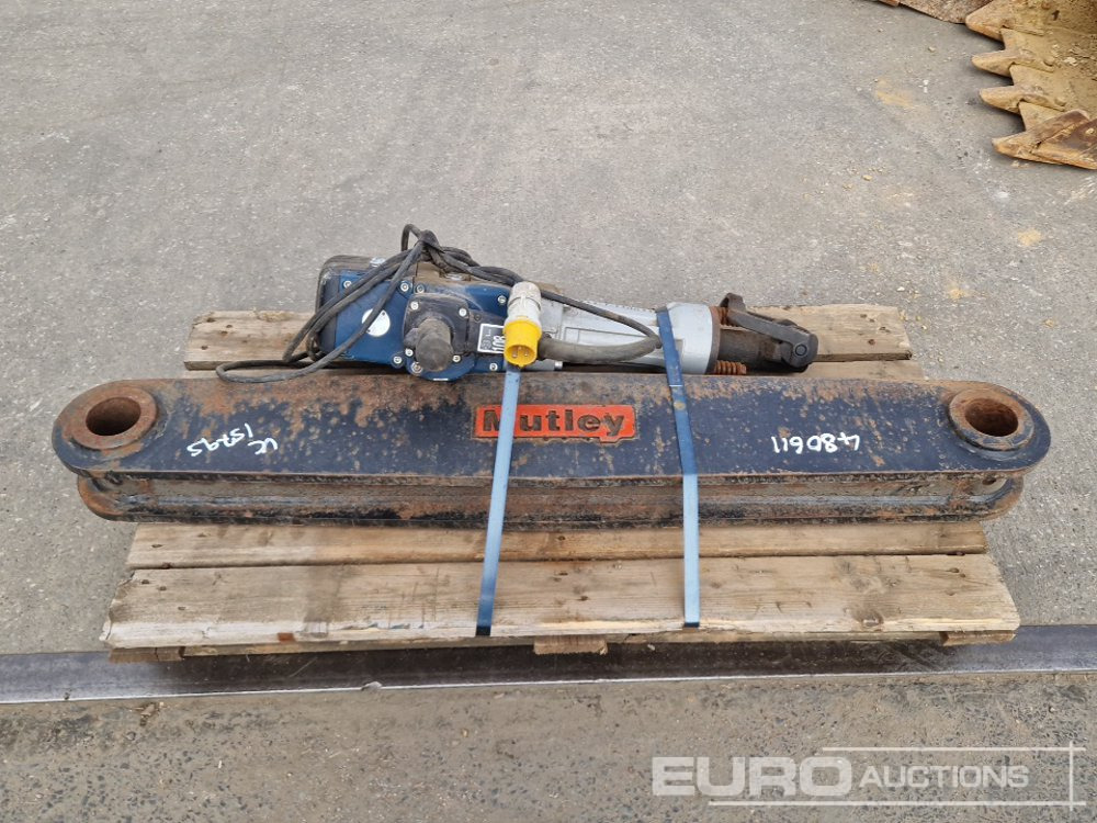 Bosch GSH27VC 110Volt Handheld Breaker, Mutley Excavator Attachment Link - Bouwmaterieel: afbeelding 4 Bosch GSH27VC 110Volt Handheld Breaker, Mutley Excavator Attachment Link - Bouwmaterieel: afbeelding 4