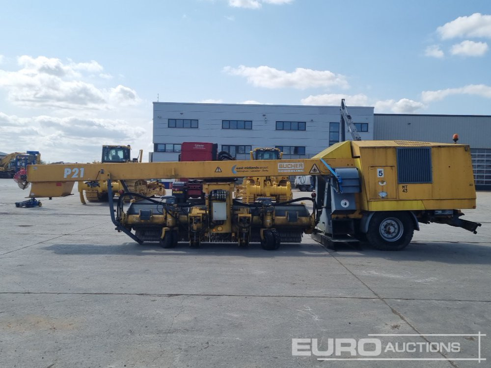 Bucher Schorling P21 Single Axle Runway Sweeper, Snow Clearing Brush, Snow Blower, Dryer - Sneeuwblazer: afbeelding 2 Bucher Schorling P21 Single Axle Runway Sweeper, Snow Clearing Brush, Snow Blower, Dryer - Sneeuwblazer: afbeelding 2