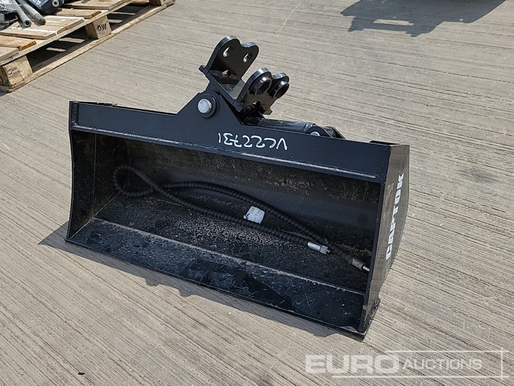Captok 32" Hydraulic Tilting Bucket 25mm Pin to suit Mini Excavator - Bak: afbeelding 1 Captok 32" Hydraulic Tilting Bucket 25mm Pin to suit Mini Excavator - Bak: afbeelding 1