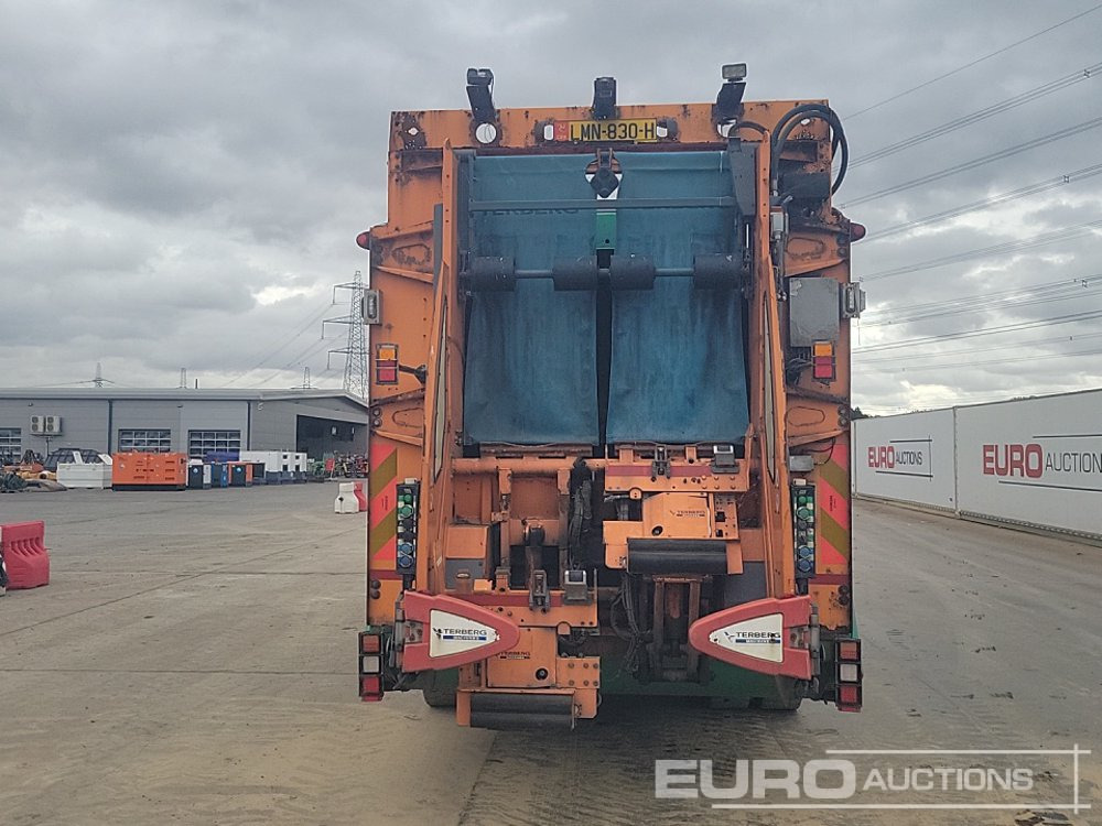 Dennis 6x2 Mid Lift Refuse Lorry, 360 Camera, Automatic Gearbox - Vuilniswagen: afbeelding 4 Dennis 6x2 Mid Lift Refuse Lorry, 360 Camera, Automatic Gearbox - Vuilniswagen: afbeelding 4