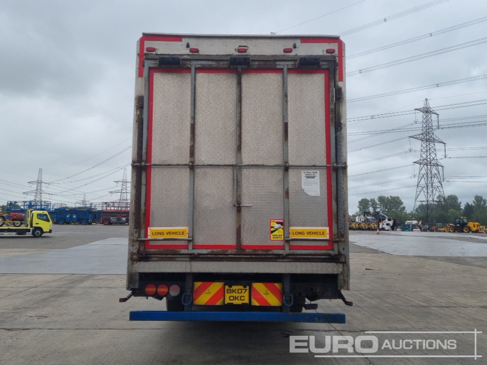 Don-Bur Twin Axle Horse Trailer - Open bak met boorden oplegger: afbeelding 4 Don-Bur Twin Axle Horse Trailer - Open bak met boorden oplegger: afbeelding 4