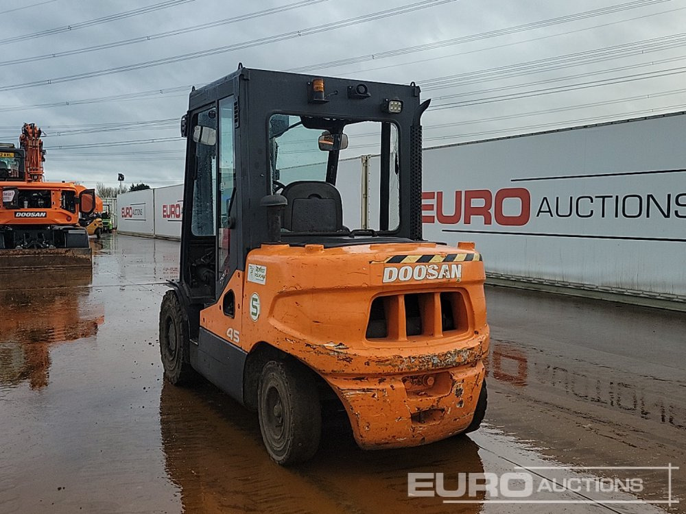 Doosan Diesel Forklift, 3 Stage Free Lift Mast, Side Shift - Heftruck: afbeelding 3 Doosan Diesel Forklift, 3 Stage Free Lift Mast, Side Shift - Heftruck: afbeelding 3