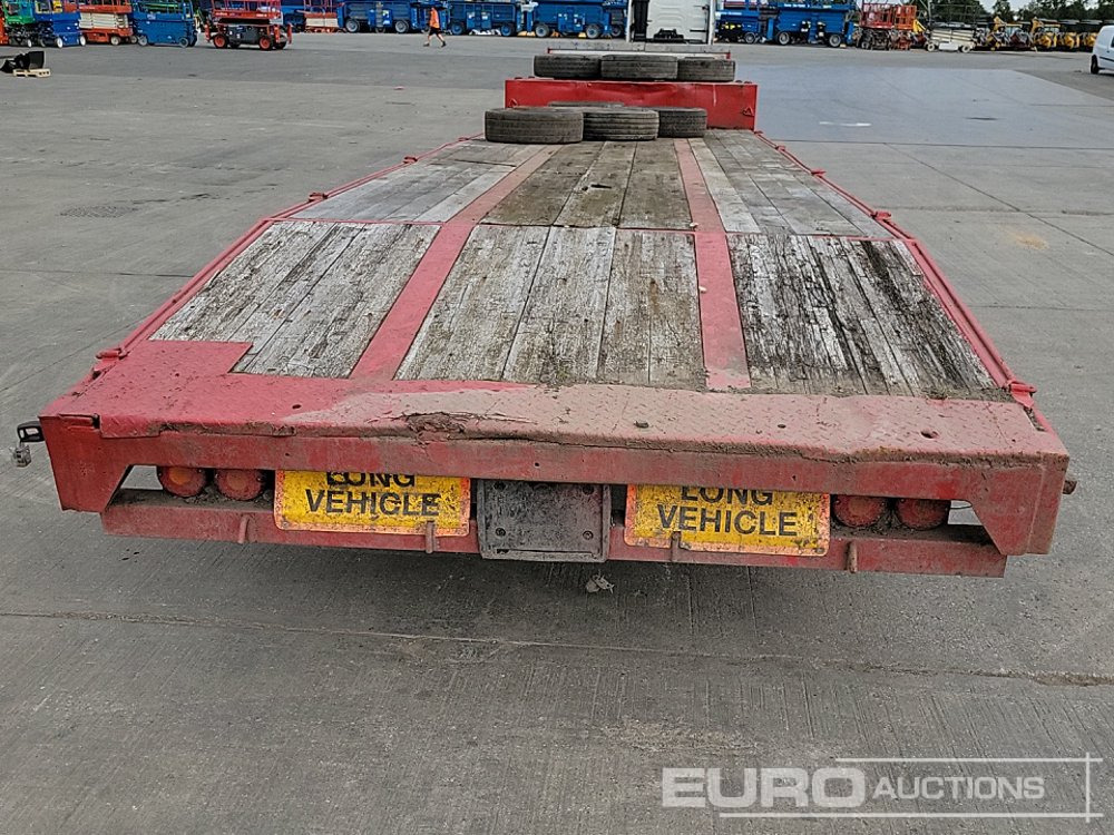 Fruehauf Tri Axle Step Frame Low Loader Trailer - Dieplader oplegger: afbeelding 4 Fruehauf Tri Axle Step Frame Low Loader Trailer - Dieplader oplegger: afbeelding 4