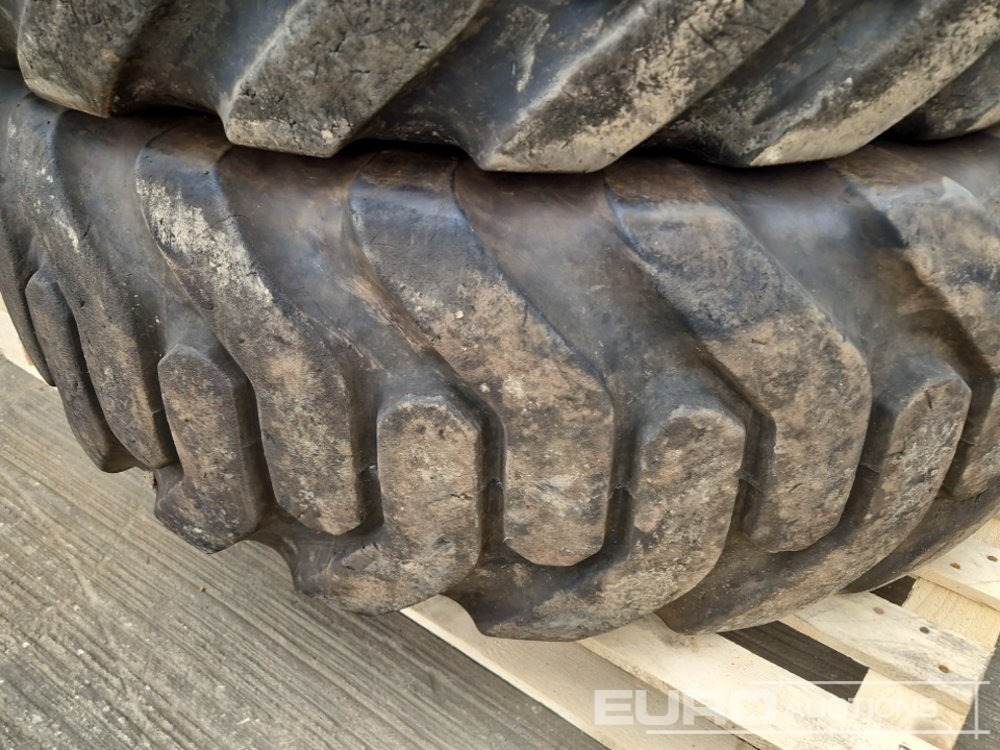 Goodyear 15.5-25 Tyre (4 of) - Band: afbeelding 5 Goodyear 15.5-25 Tyre (4 of) - Band: afbeelding 5