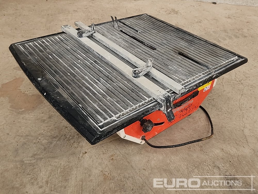 Husqvarna TS230F 110 Volt Tile Saw - Bouwmaterieel: afbeelding 4 Husqvarna TS230F 110 Volt Tile Saw - Bouwmaterieel: afbeelding 4