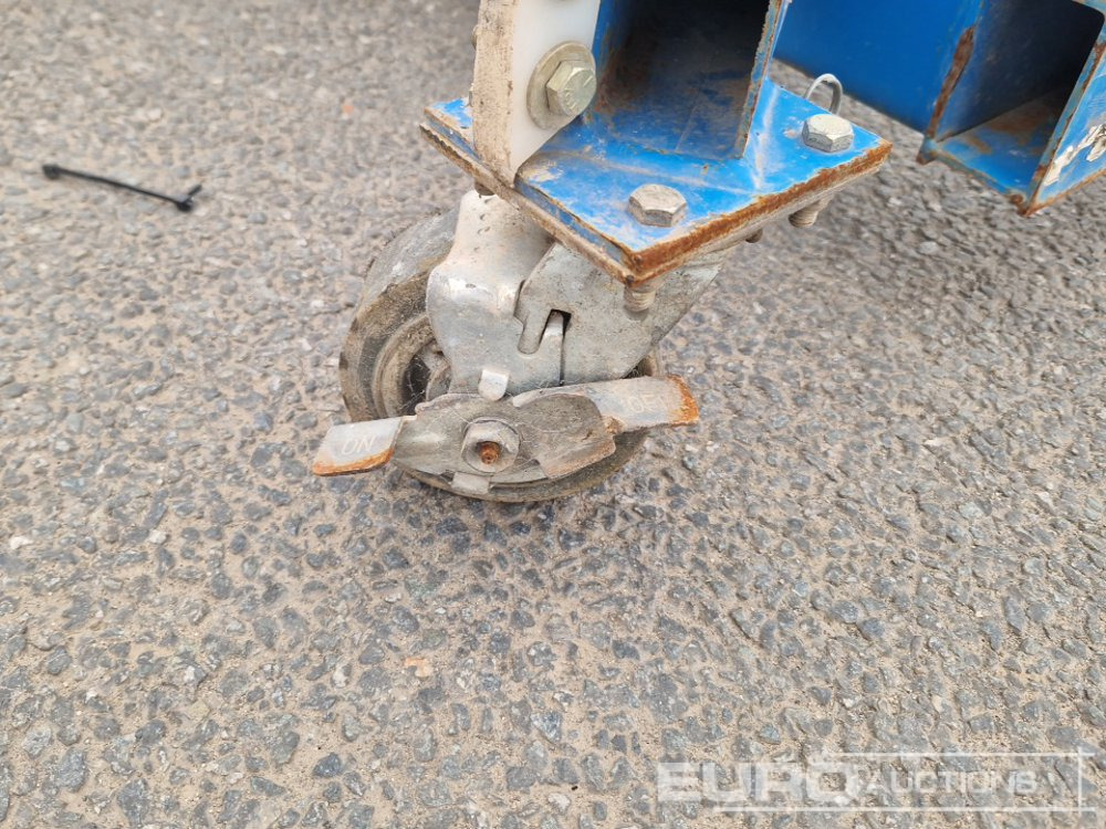 Genie SLA-10 - Intern transport: afbeelding 5 Genie SLA-10 - Intern transport: afbeelding 5