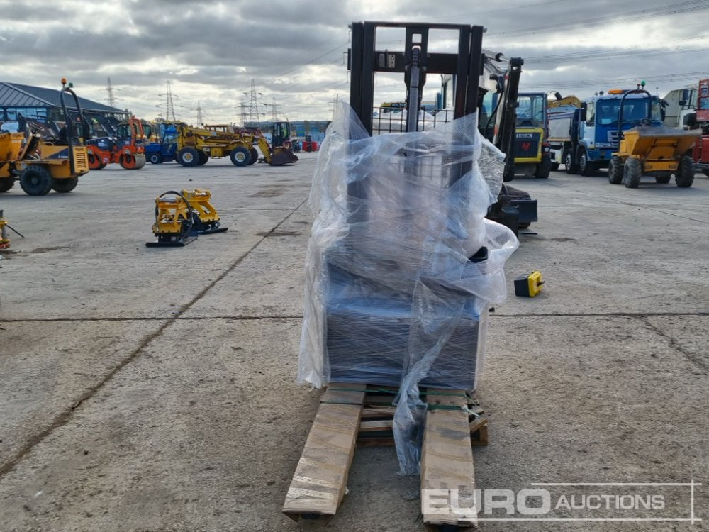 Intern transport Unused 2025 Electric Stack Truck, 2 Stage Free Lift Mast, Charger: afbeelding 8