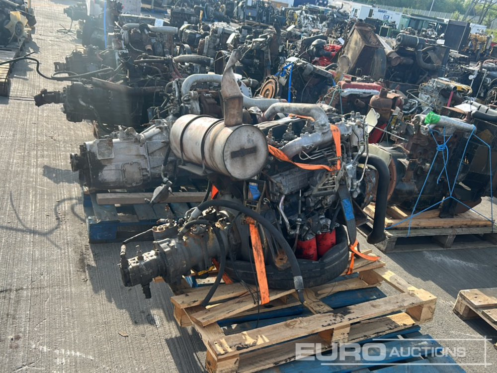 Isuzu 4 Cylinder Engine, Pump - Motor: afbeelding 3 Isuzu 4 Cylinder Engine, Pump - Motor: afbeelding 3