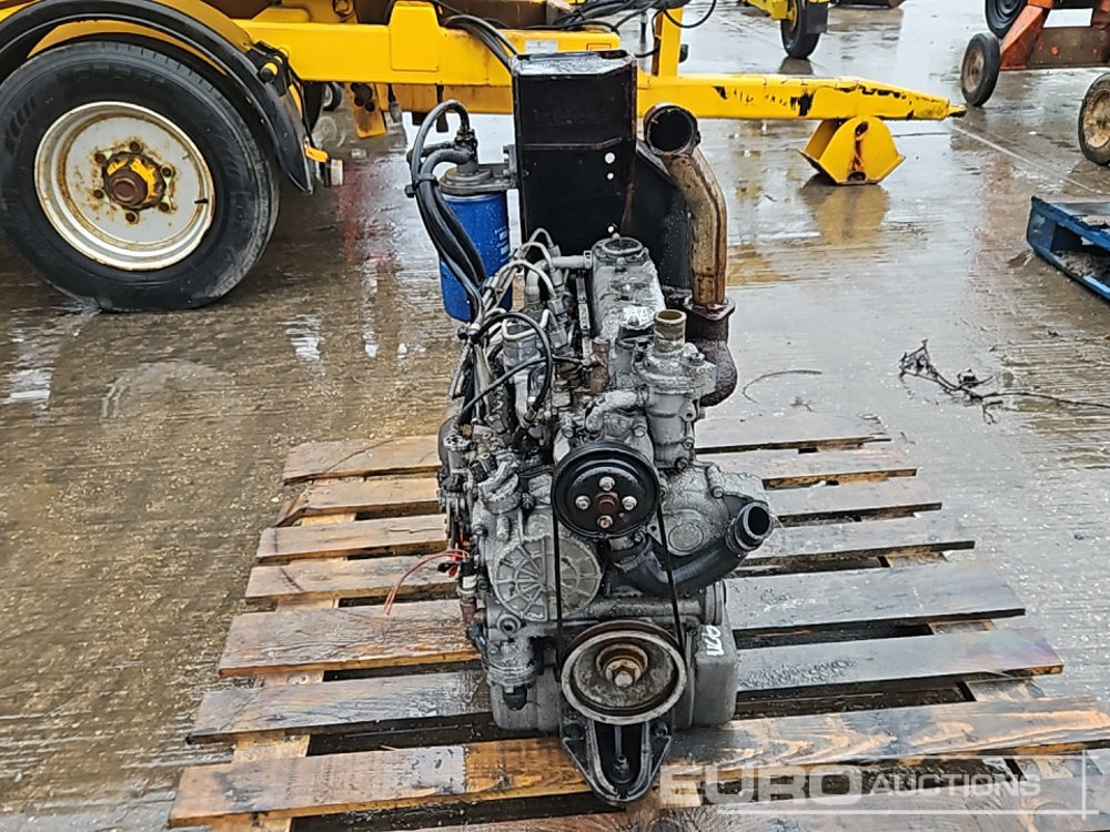Kubota 4 Cylinder Engine - Motor: afbeelding 2 Kubota 4 Cylinder Engine - Motor: afbeelding 2