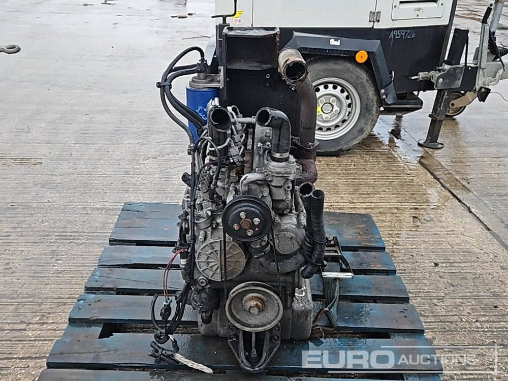 Kubota 4 Cylinder Engine - Motor: afbeelding 2 Kubota 4 Cylinder Engine - Motor: afbeelding 2