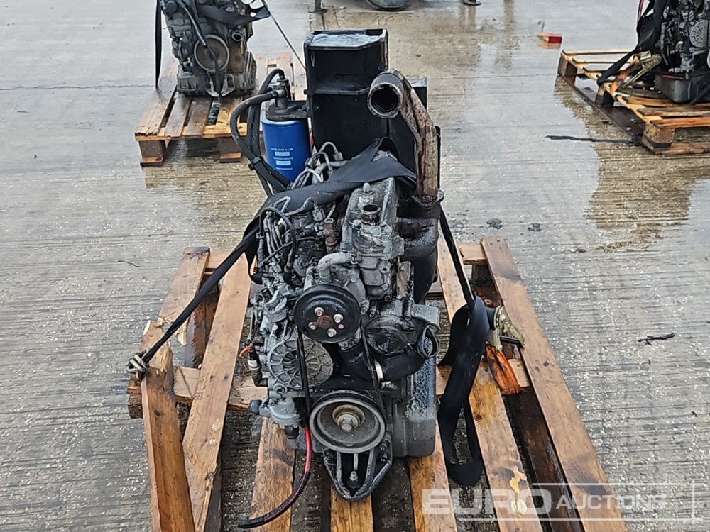 Kubota 4 Cylinder Engine - Motor: afbeelding 2 Kubota 4 Cylinder Engine - Motor: afbeelding 2
