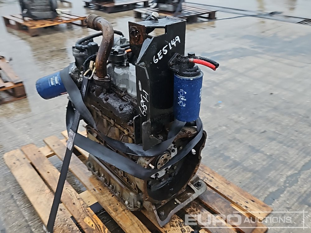 Kubota 4 Cylinder Engine - Motor: afbeelding 5 Kubota 4 Cylinder Engine - Motor: afbeelding 5