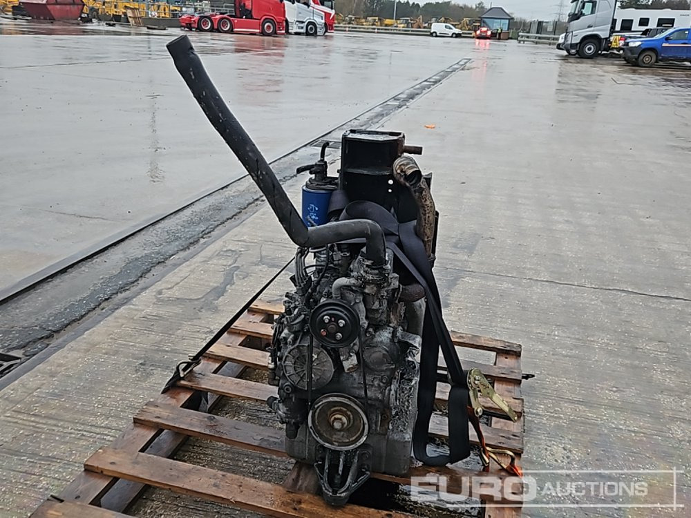 Kubota 4 Cylinder Engine - Motor: afbeelding 2 Kubota 4 Cylinder Engine - Motor: afbeelding 2