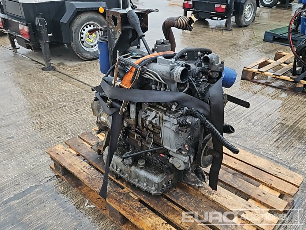 Kubota 4 Cylinder Engine - Motor: afbeelding 1 Kubota 4 Cylinder Engine - Motor: afbeelding 1