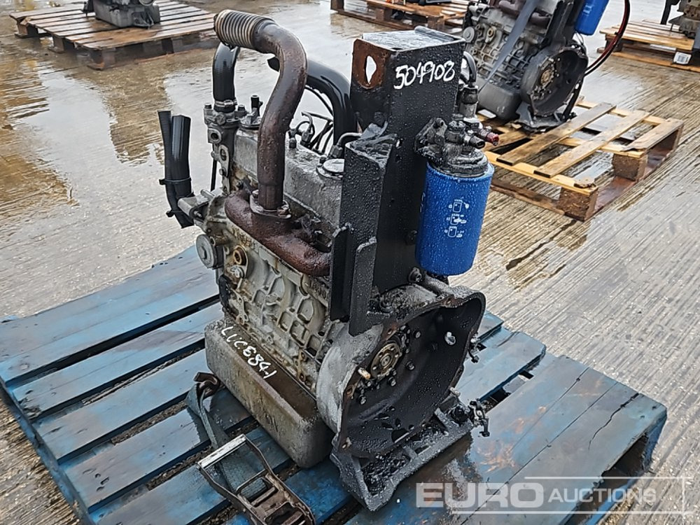 Kubota 4 Cylinder Engine - Motor: afbeelding 5 Kubota 4 Cylinder Engine - Motor: afbeelding 5