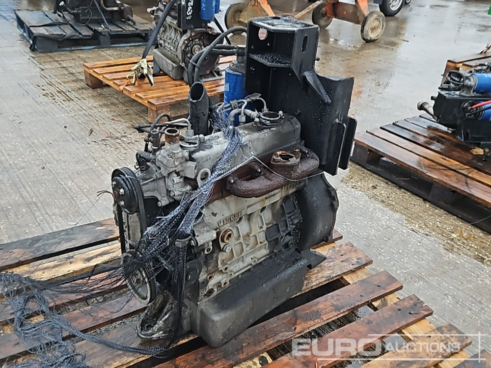 Kubota 4 Cylinder Engine - Motor: afbeelding 3 Kubota 4 Cylinder Engine - Motor: afbeelding 3