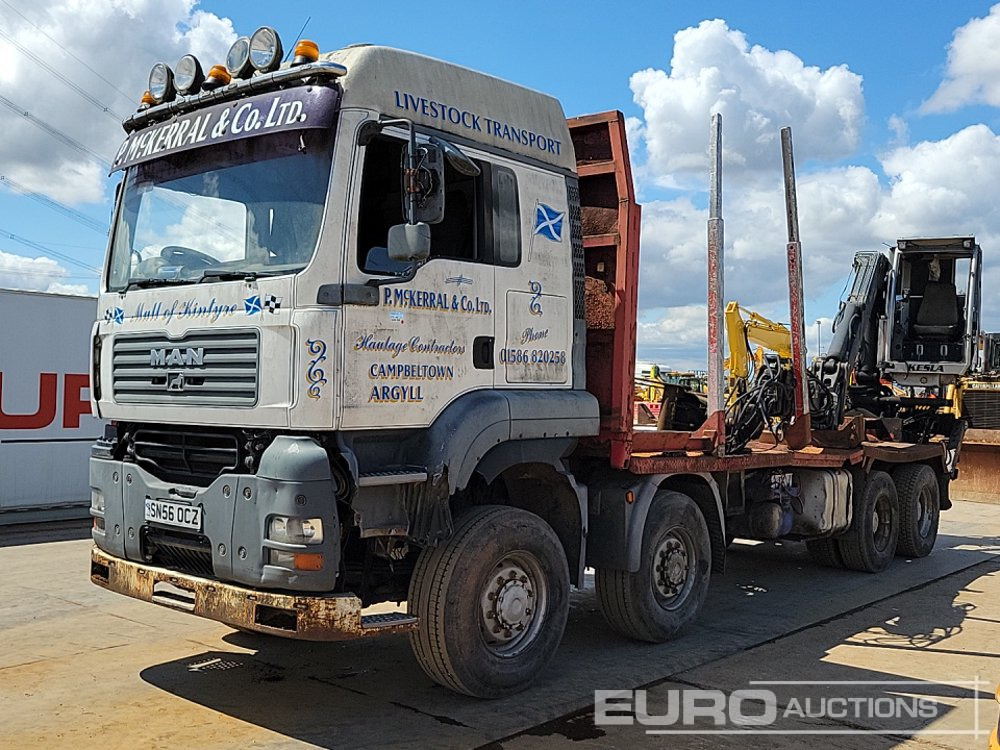 MAN 8x4 Flatbed Timber Lorry, Rear Mounted Kesla 2012T Hydraulic Crane With Cab, Hydraulic Rotating Log Grab, Manual Gearbox - Vrachtwagen met open laadbak: afbeelding 1 MAN 8x4 Flatbed Timber Lorry, Rear Mounted Kesla 2012T Hydraulic Crane With Cab, Hydraulic Rotating Log Grab, Manual Gearbox - Vrachtwagen met open laadbak: afbeelding 1