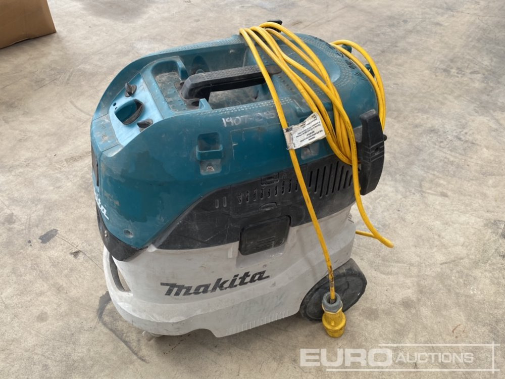 Makita VC4210MX1 110 Volt Dust Extractor - Bouwmaterieel: afbeelding 1 Makita VC4210MX1 110 Volt Dust Extractor - Bouwmaterieel: afbeelding 1