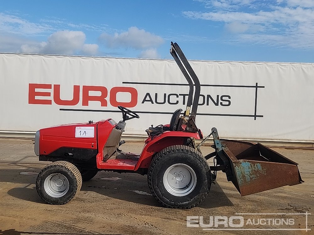 Massey Ferguson 4WD Compact Tractor, Linkbox - Mini tractor: afbeelding 2 Massey Ferguson 4WD Compact Tractor, Linkbox - Mini tractor: afbeelding 2